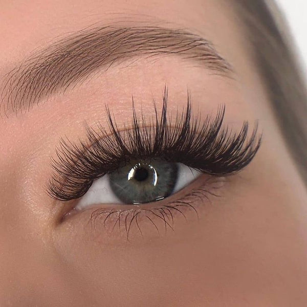 The Risks of Infilling from Other Lash Salons