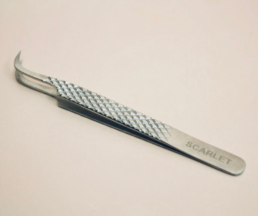 Scarlet Tweezers
