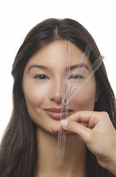 The Art of Symmetry: Techniques for Beauticians to Create Balanced Eyebrows
