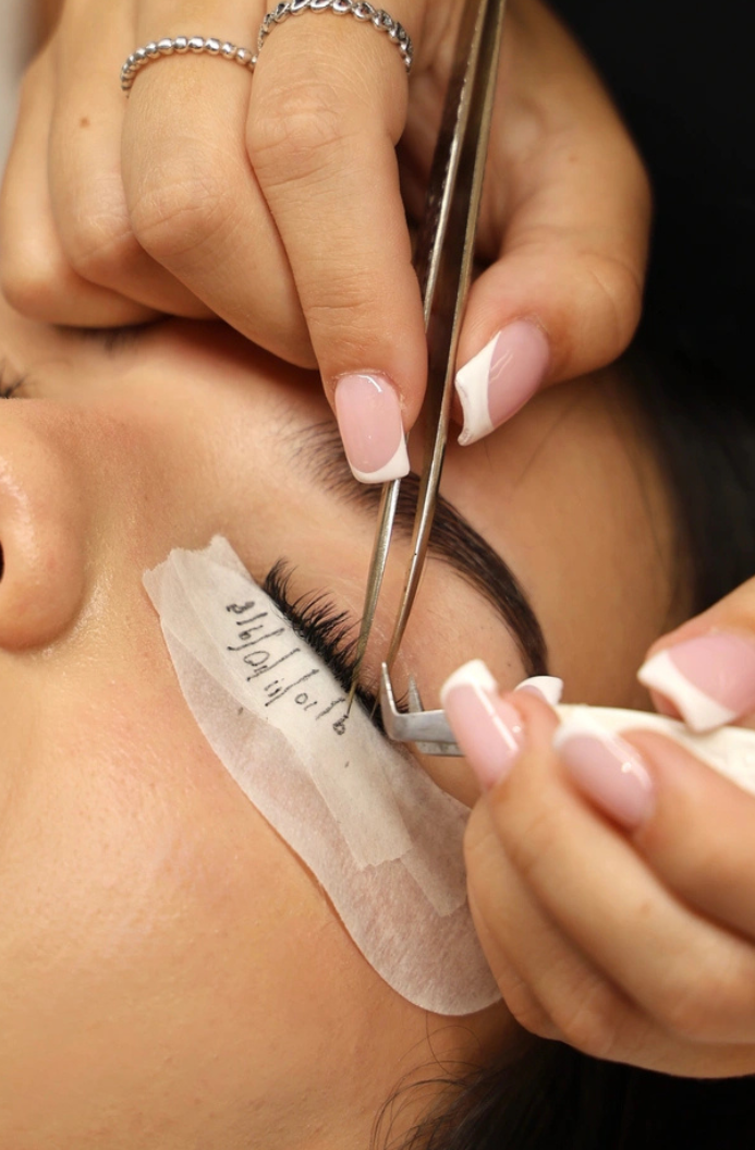 Lash Extensions: Everything You Need to Know Before Booking