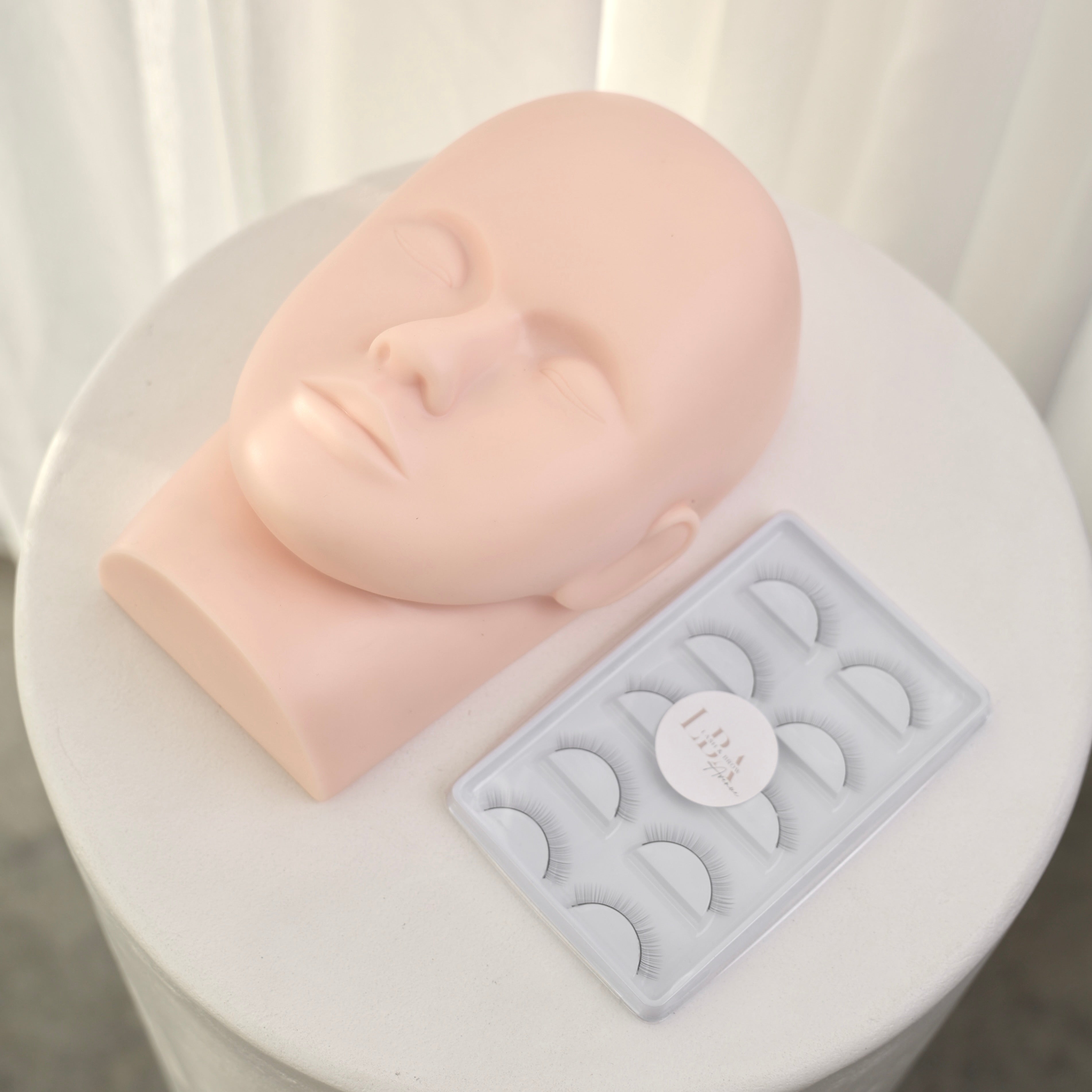 Practice Mannequin Head and Strip Lashes - 5 Pairs