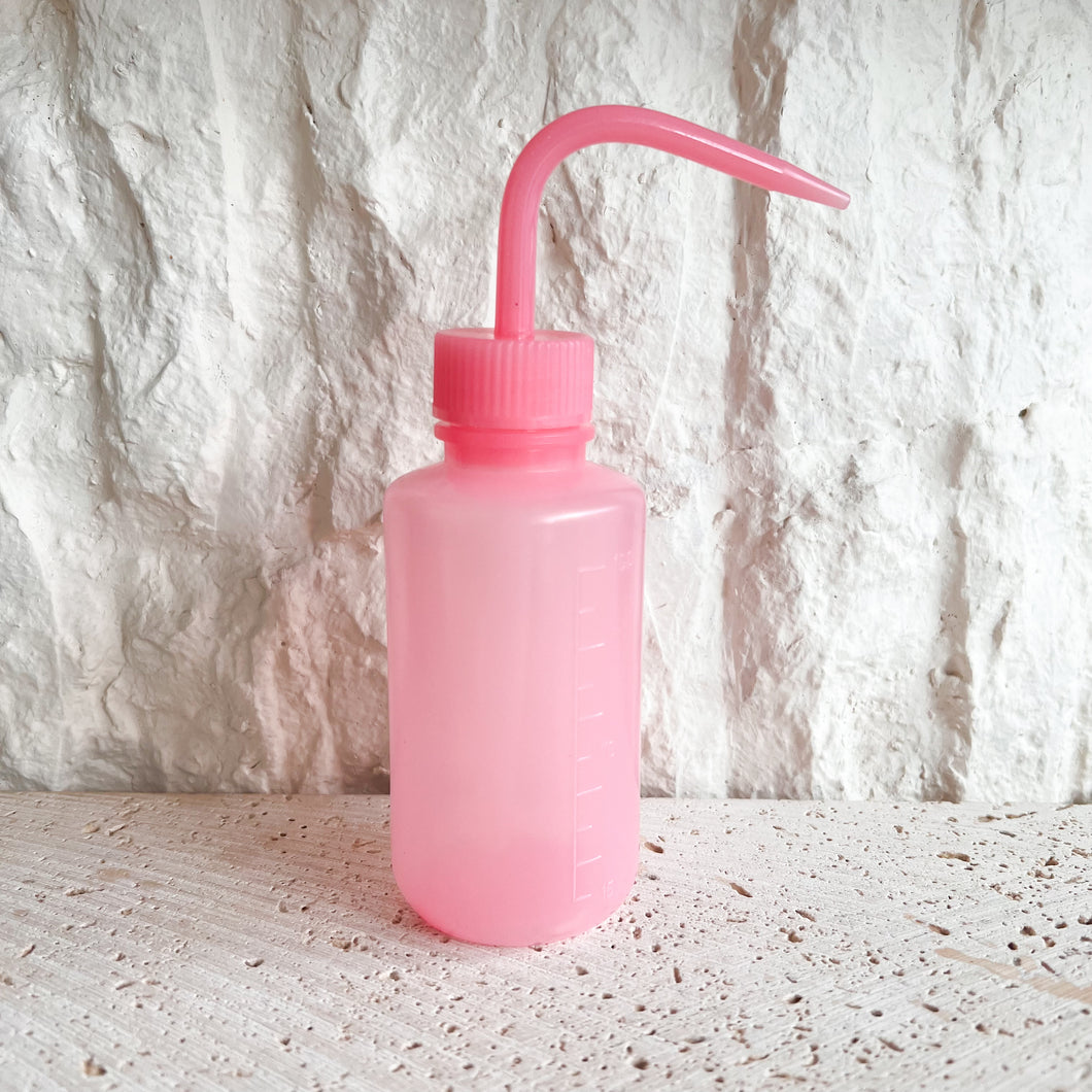250ml Squeeze Rinse Wash Bottle