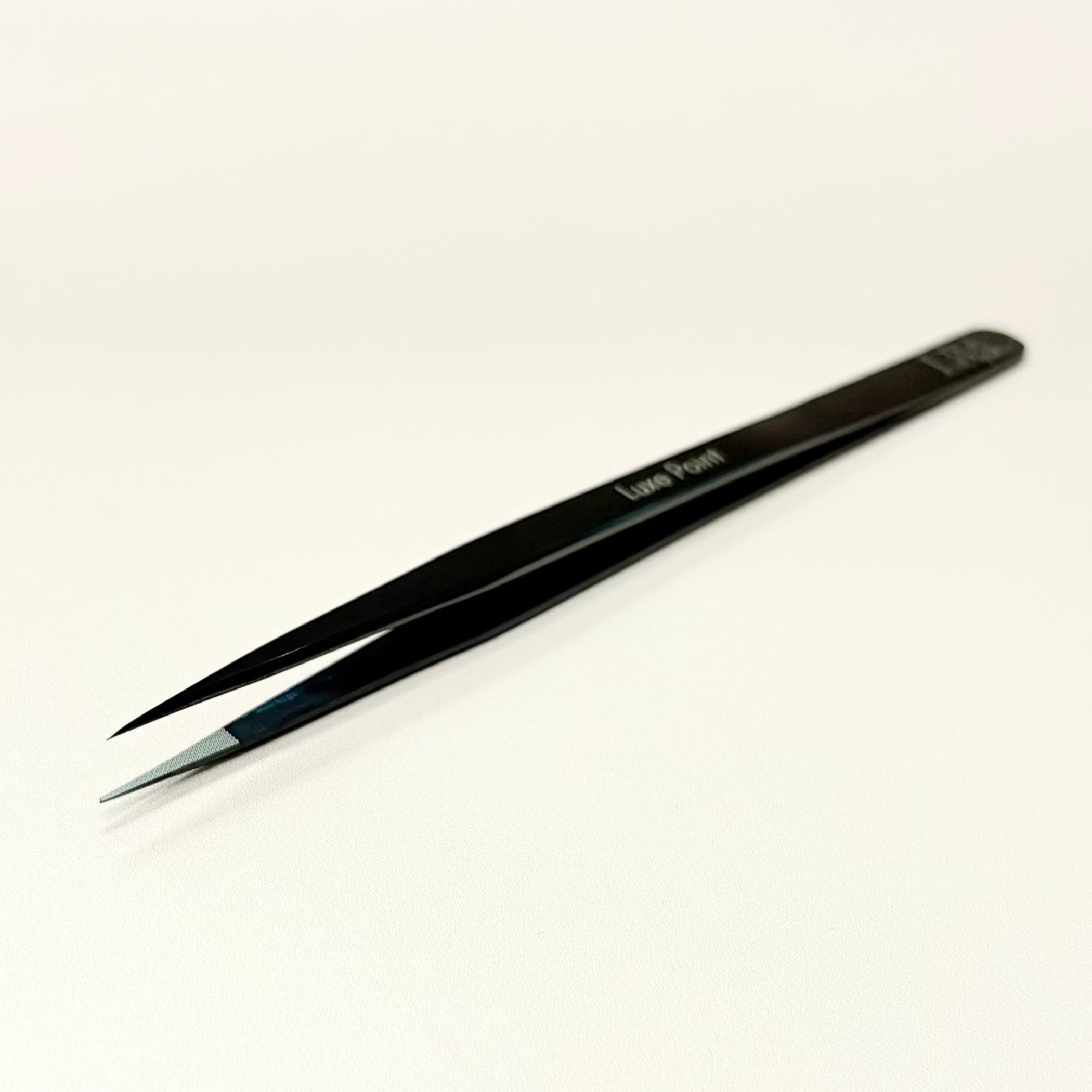 Fibre Tip Lash Tweezer - Luxe Point