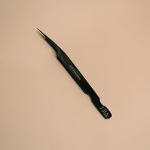 Load image into Gallery viewer, Fibre Tip Lash Tweezers - Silk Precision
