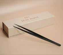 Load image into Gallery viewer, Fibre Tip Lash Tweezer - Luxe Point
