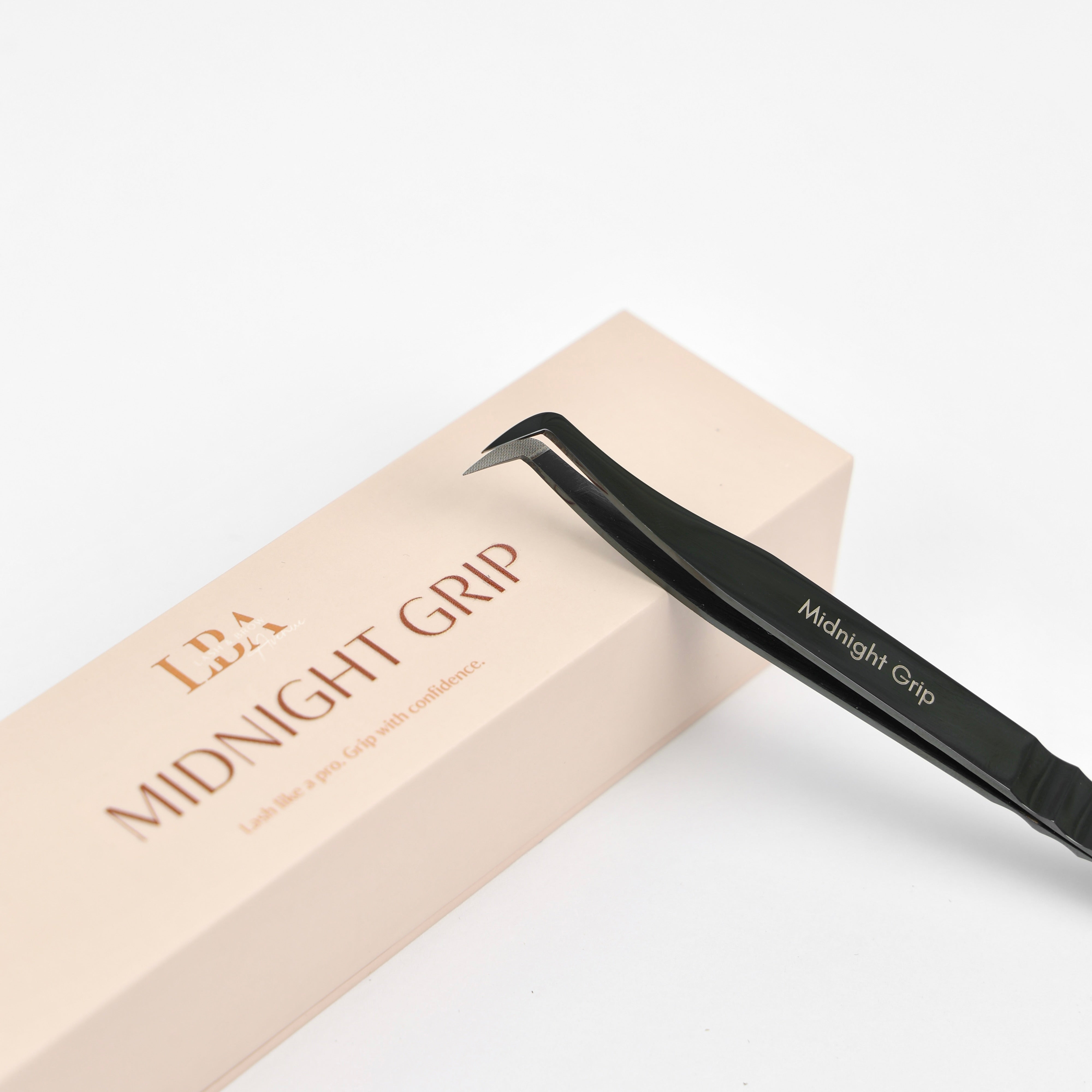 Midnight Grip Fibre Tip Tweezer