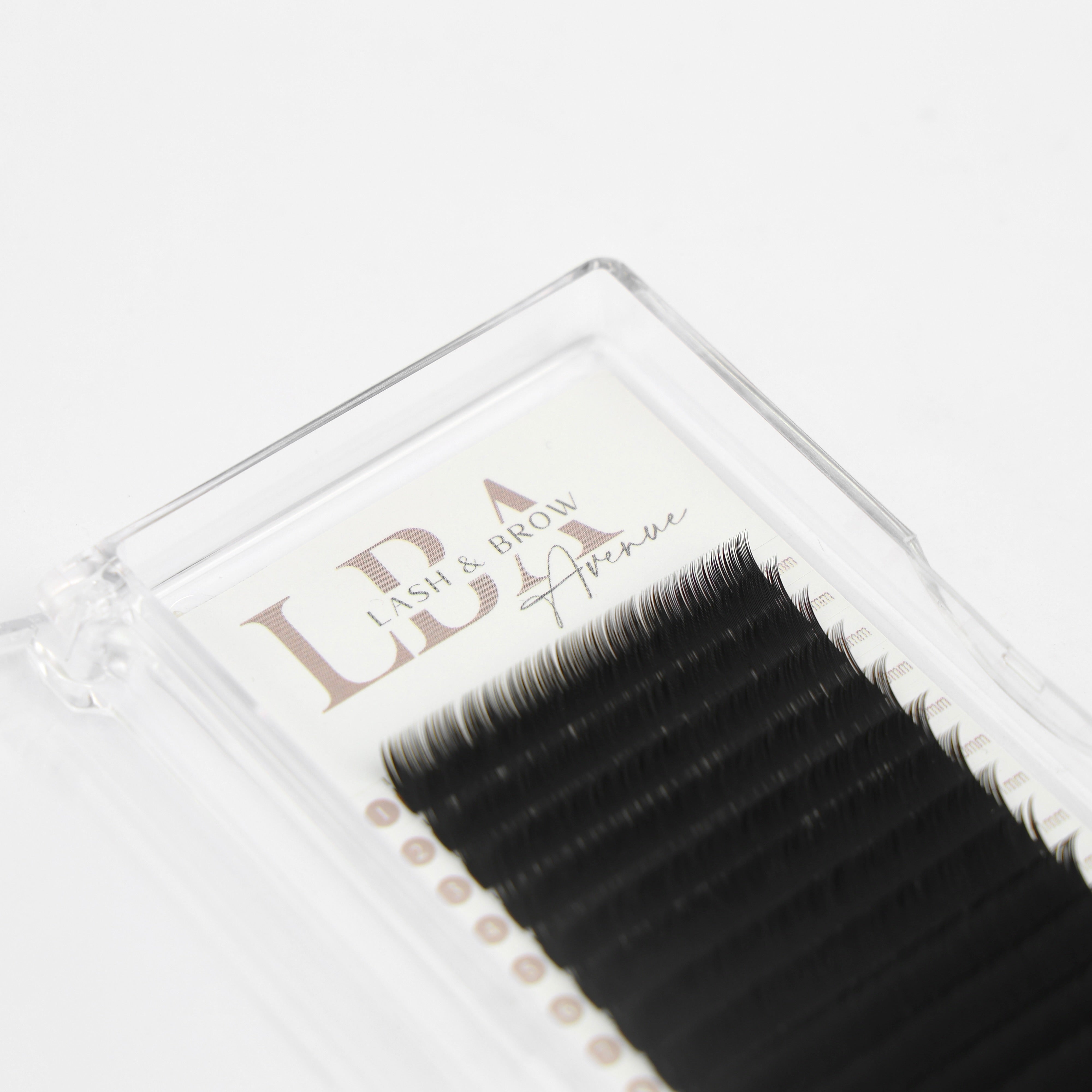 Russian Volume Lashes – 16 Lines