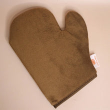 Load image into Gallery viewer, Glow By Beca Tanning Mitt
